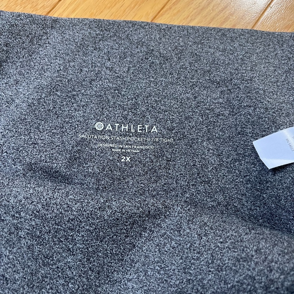 Athleta Salutation Stash Pocket Tight - Picture 4 of 7